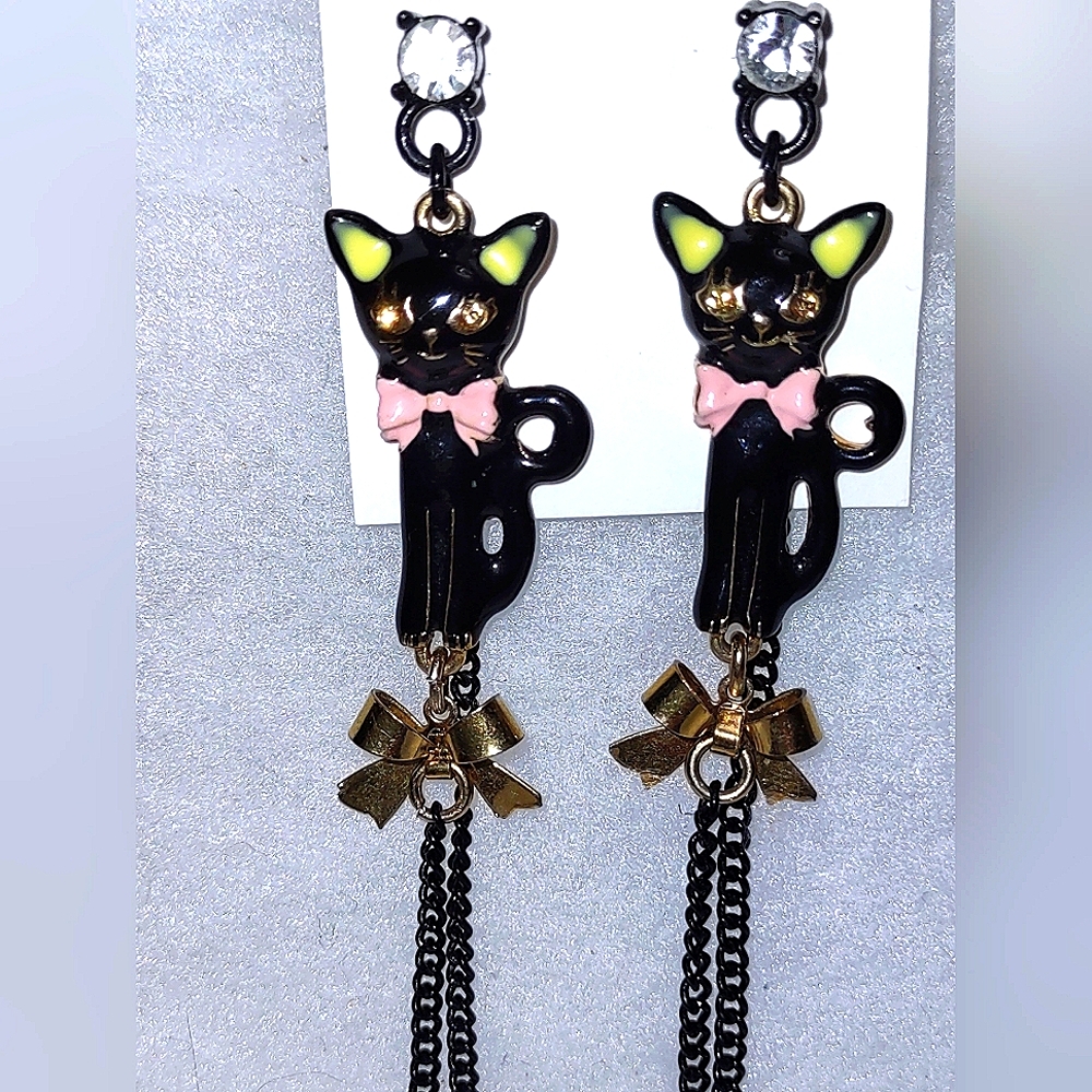 Black Cat Pink Bowtie Dangle Chain Earrings - Picture 9 of 13